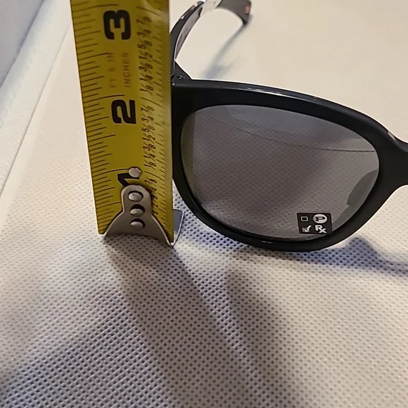 OAKLEY SUNGLASSES - Picture 9 of 11